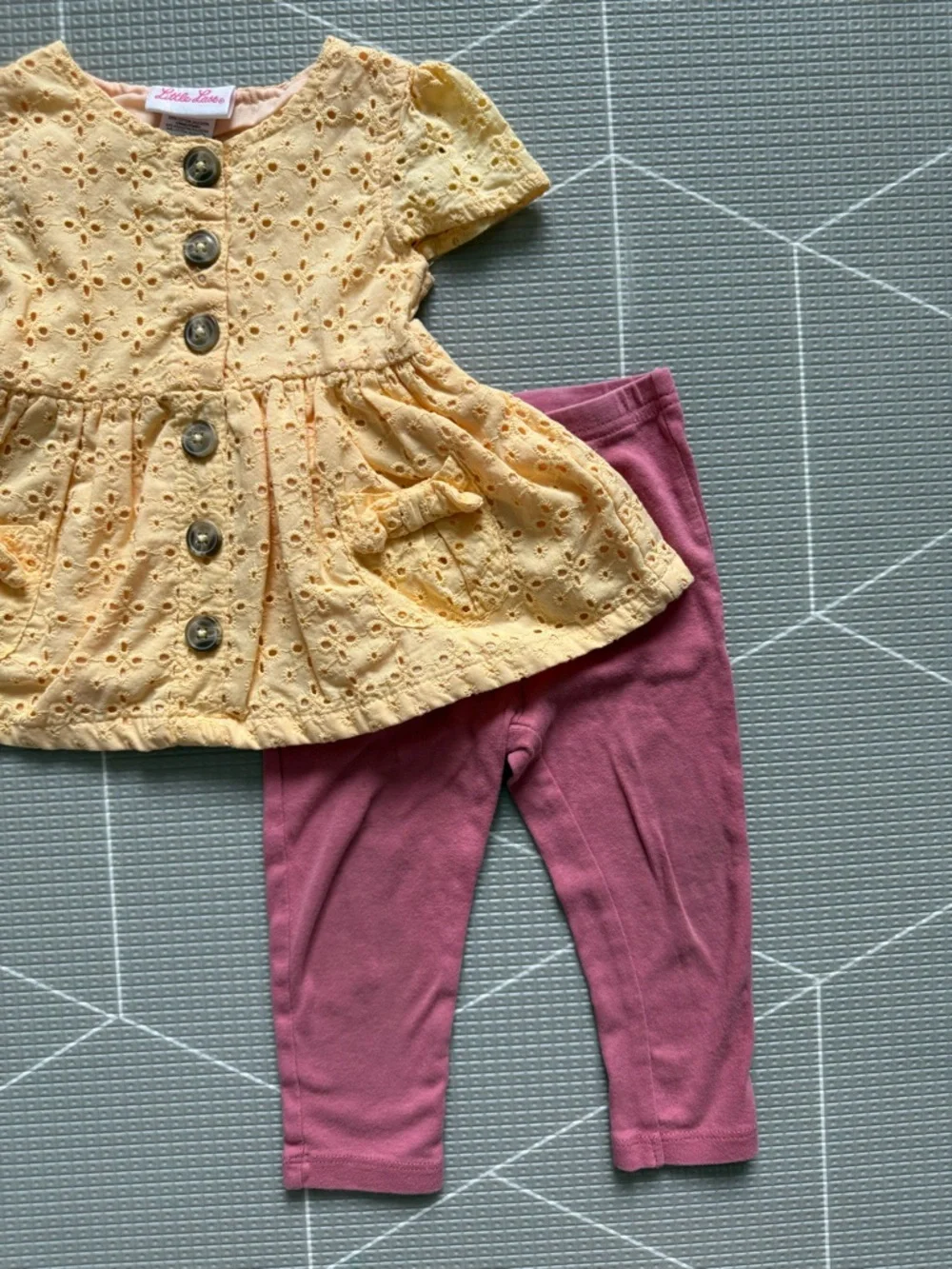 Little Lass|Baby girl set,yellow eyelet lace short sleeve blouse & pink pantsâ˘â˘â˘ - Picture 3 of 8